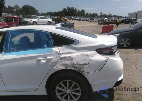 2018 Hyundai Sonata Se z USA, uszkodzony, nr VIN 5NPE24AF0JH706450